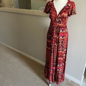 Forever 21: Women Junior Floral Maxi Dress with back sash. Size M